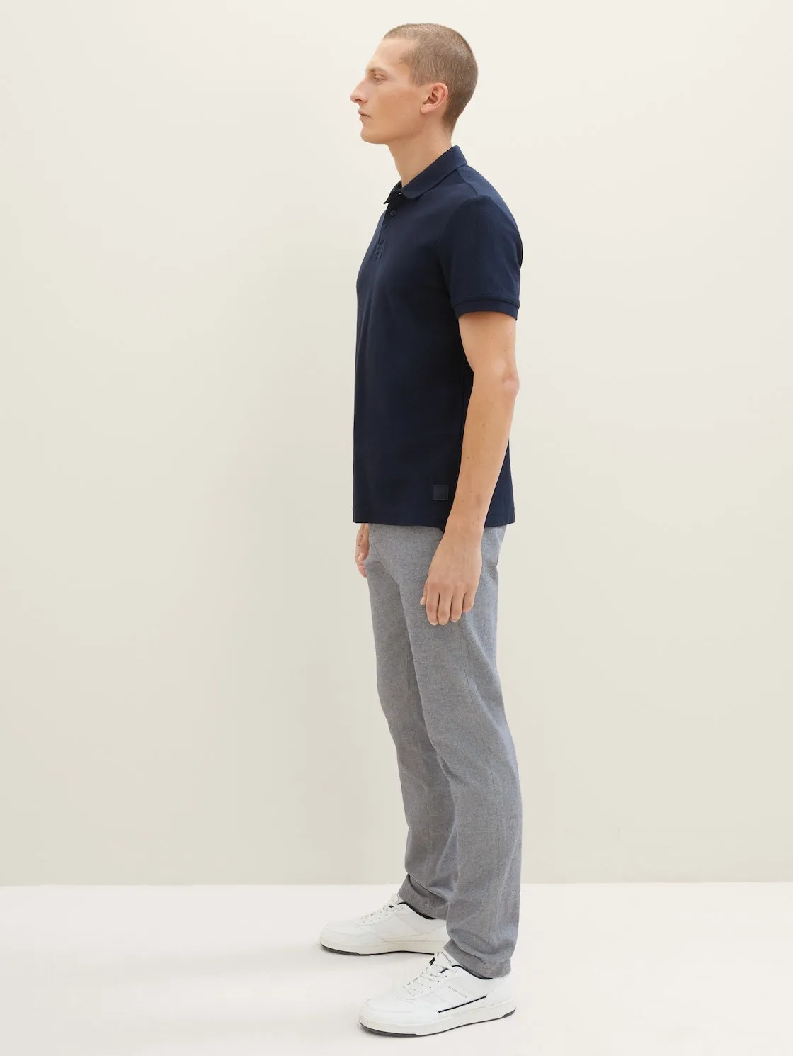 TRAVELER SLIM CHINO